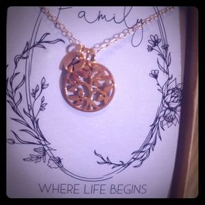 Personilized Stamped Family Tree Necklace.